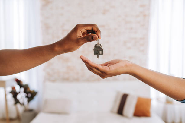 Tenant collecting keys